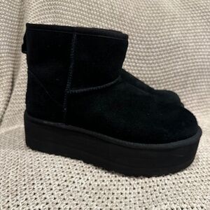 UGG classic mini platform